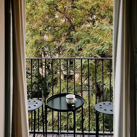 Apartment Artsy-stylish In The Heart Of