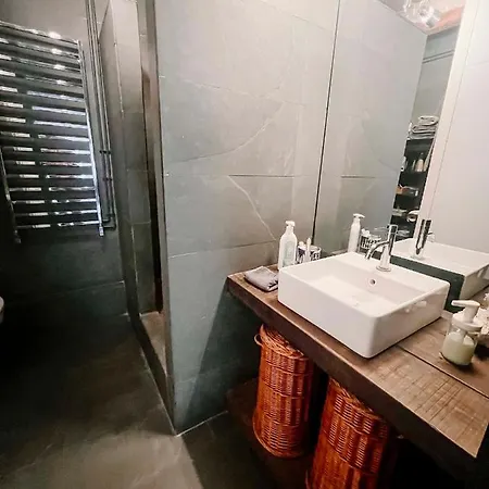 Apartment Artsy-stylish In The Heart Of Barcelona