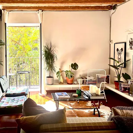 Artsy-stylish In The Heart Of Apartment